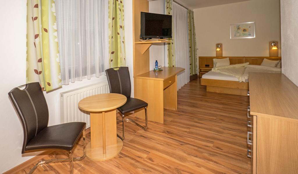 Haus Stampfer Hotel Weissensee Exterior photo